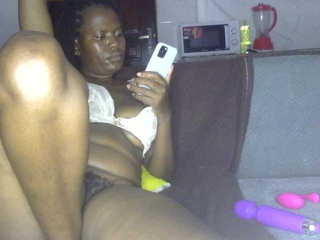 Keylinda75 live cam on BongaCams