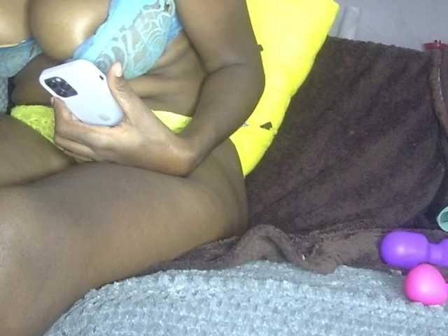 Keylinda75 live cam on BongaCams