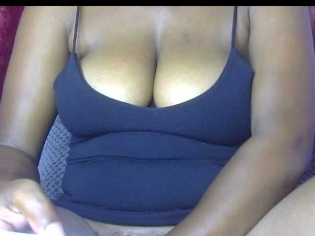 Keylinda75 live cam on BongaCams