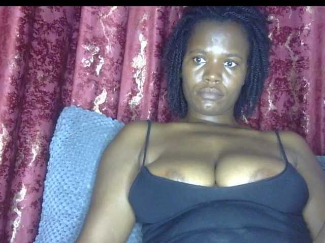 Keylinda75 live cam on BongaCams
