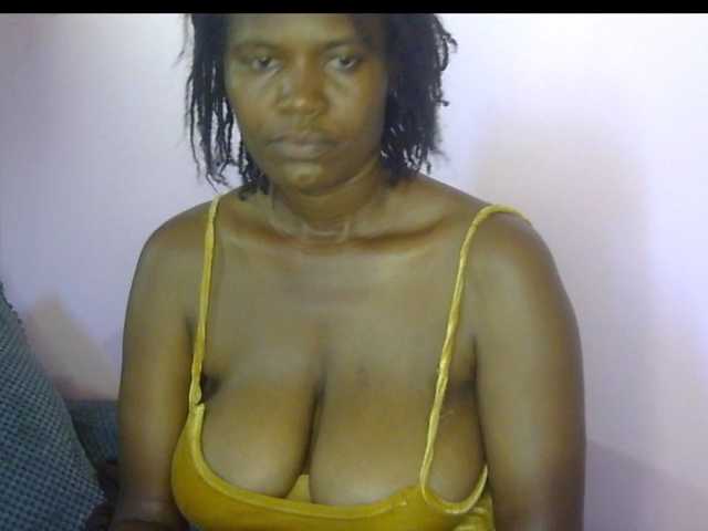 Keylinda75 live cam on BongaCams