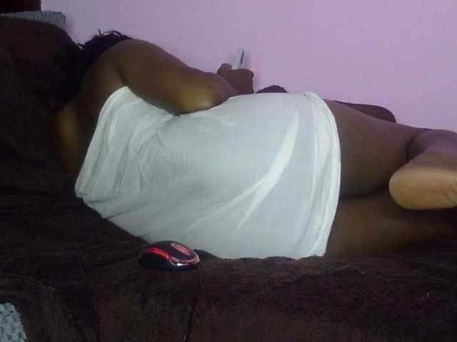 Keylinda75 live cam on BongaCams