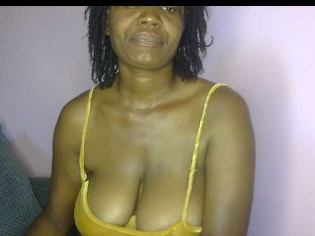 Keylinda75 live cam on BongaCams