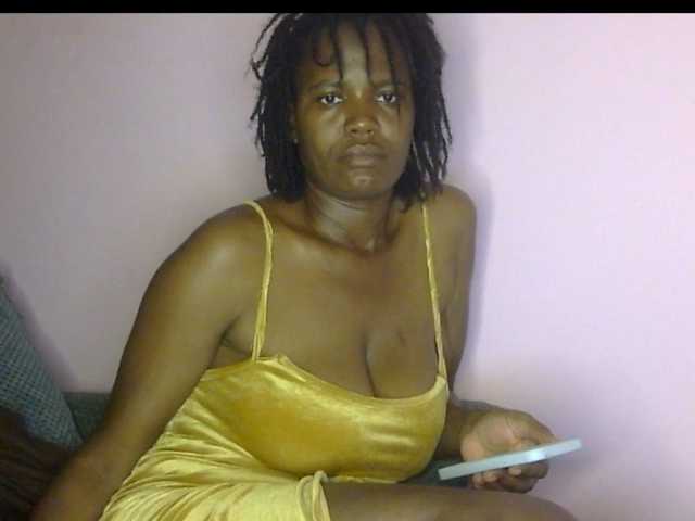 Keylinda75 live cam on BongaCams