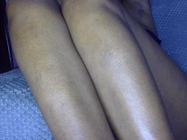 le modèle Keylinda75 est en webcam porno dans un show sur le site bongacams, il possède les tags suivants: Ebony,Brunette,Hairy