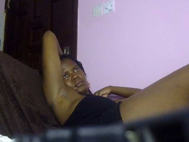 Keylinda75 live cam on BongaCams
