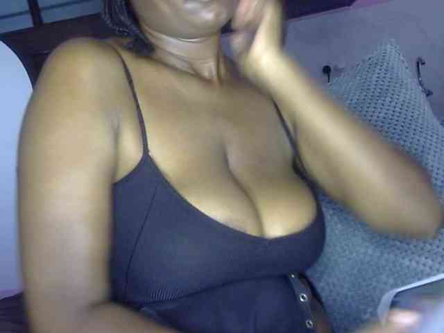 Keylinda75 webcam