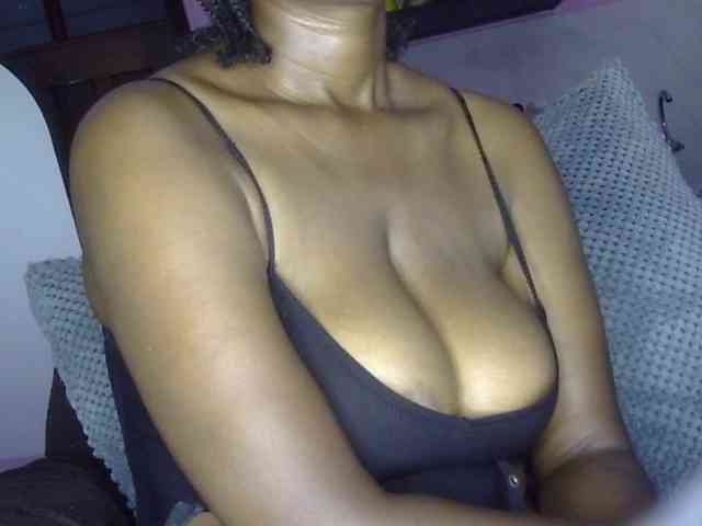 Keylinda75 webcam