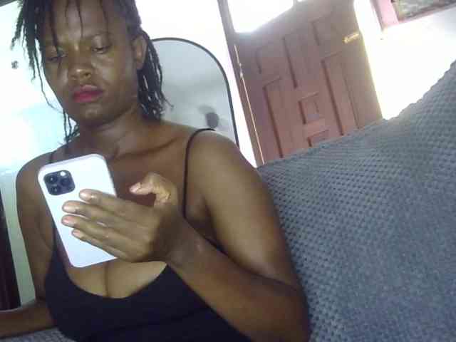 Keylinda75 webcam