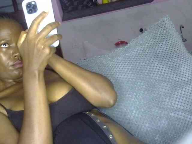 Keylinda75 webcam