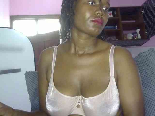Keylinda75 webcam