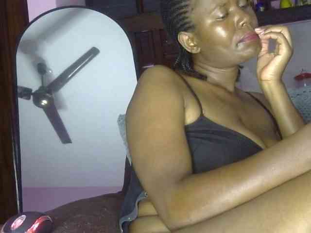 Keylinda75 webcam
