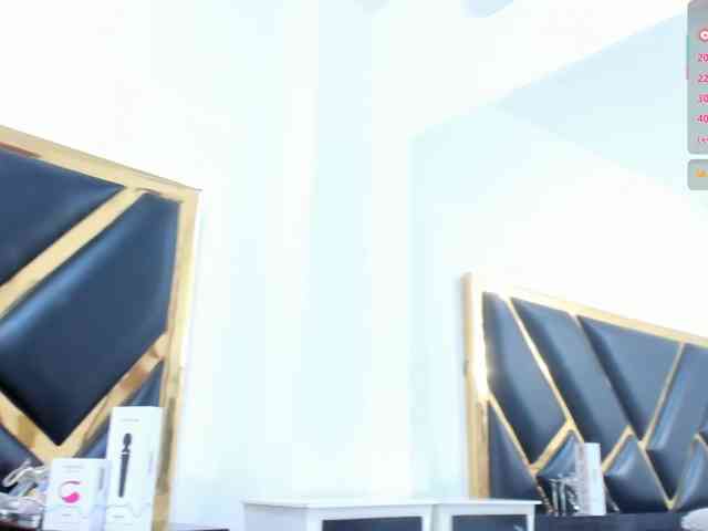VickyBloomm webcam