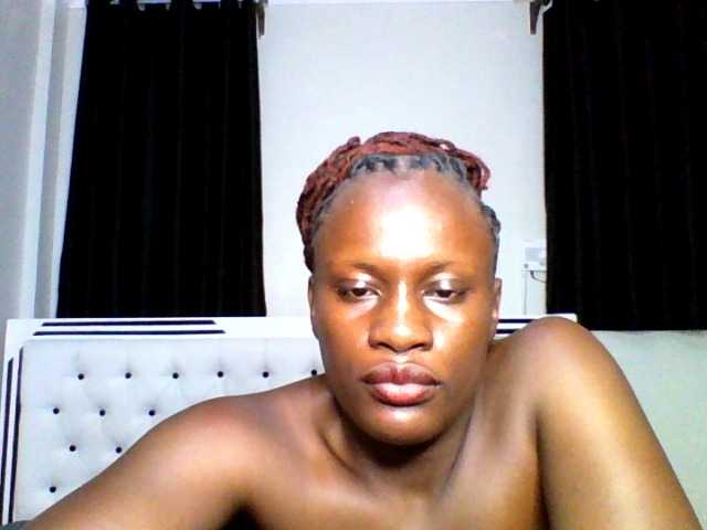 pixelbloom2000 live cam on BongaCams