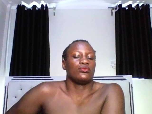 pixelbloom2000 live cam on BongaCams
