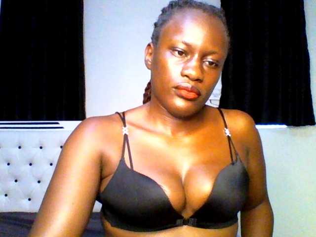 pixelbloom2000 live cam on BongaCams