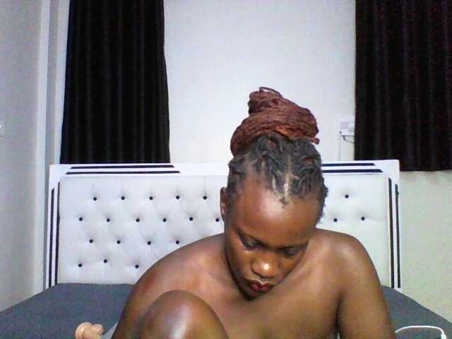 pixelbloom2000 live cam on BongaCams