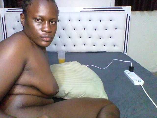 pixelbloom2000 live cam on BongaCams