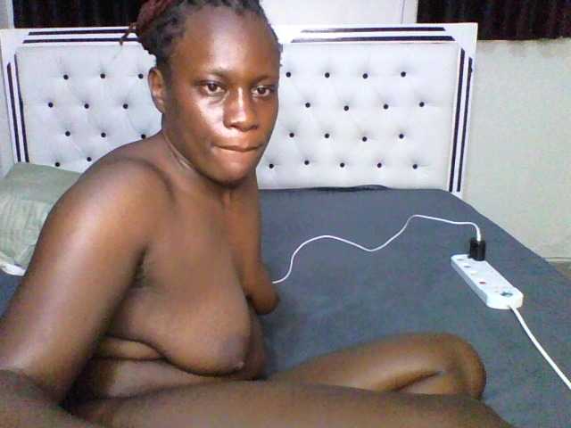 pixelbloom2000 live cam on BongaCams
