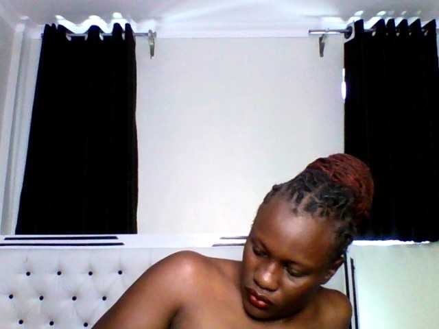 pixelbloom2000 live cam on BongaCams