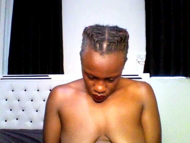 pixelbloom2000 live cam on BongaCams