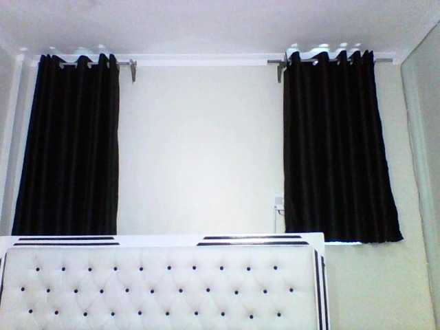 pixelbloom2000 live cam on BongaCams