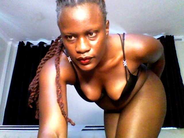 pixelbloom2000 live cam on BongaCams