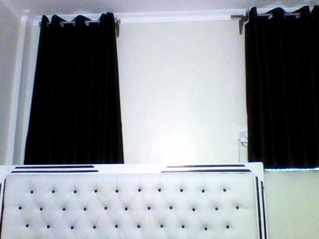 pixelbloom2000 live cam preview