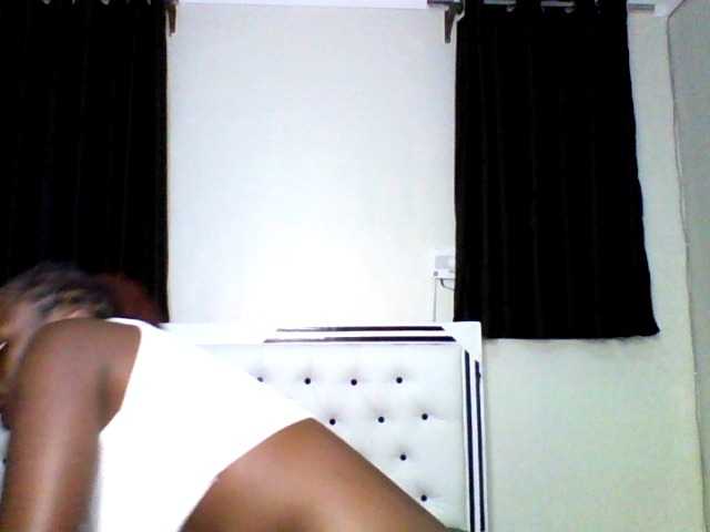 pixelbloom2000 live cam on BongaCams