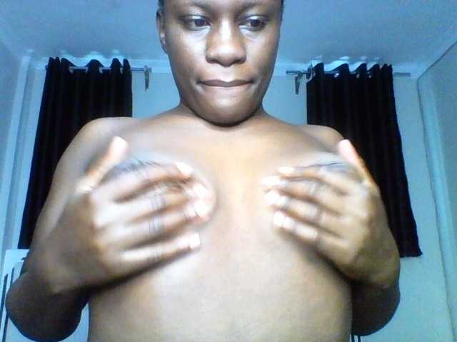 pixelbloom2000 live cam on BongaCams