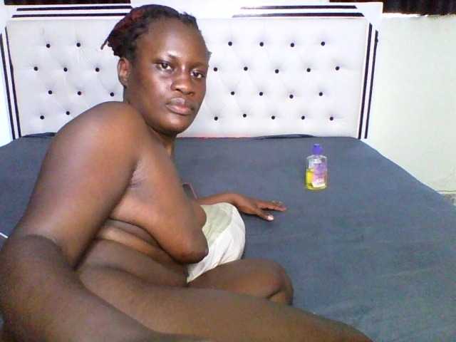 pixelbloom2000 live cam on BongaCams