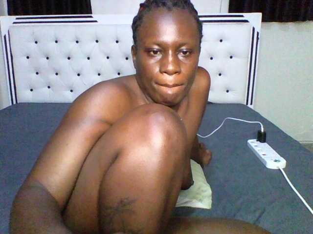 pixelbloom2000 live cam on BongaCams