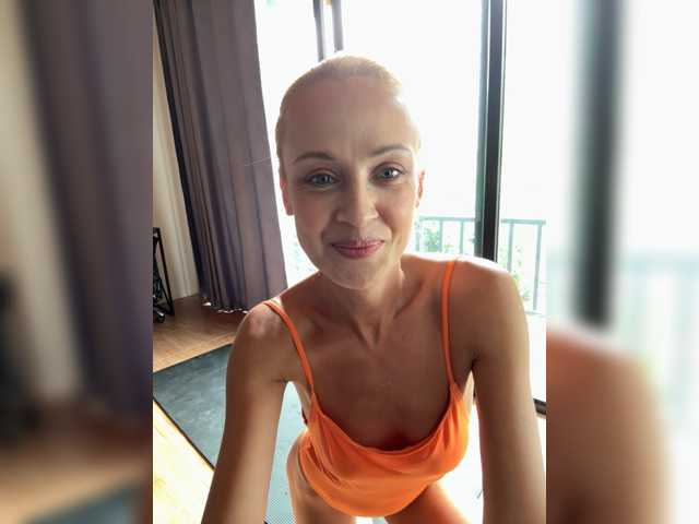 Paulinaa live cam on BongaCams