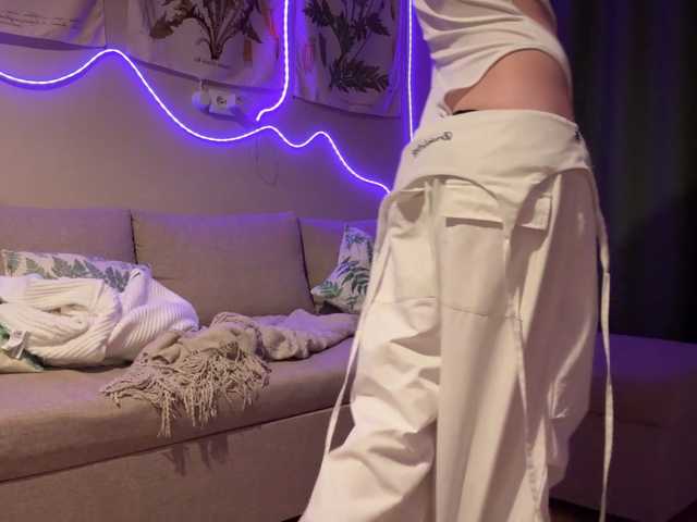 YourMoonflower live cam preview