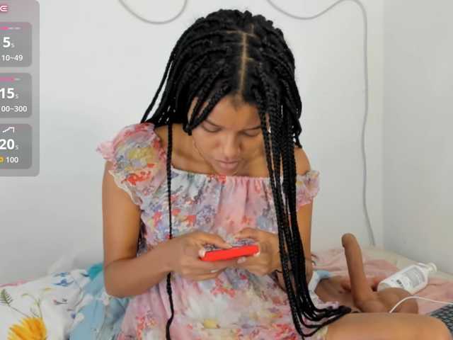 adisson-petitte1 live cam on BongaCams