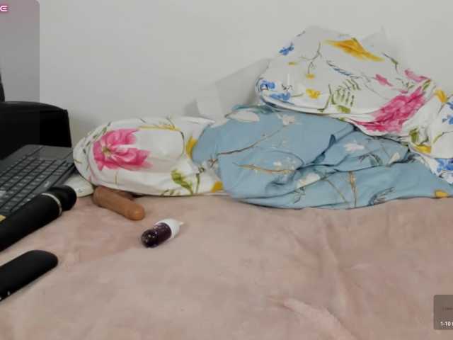 adisson-petitte1 live cam on BongaCams