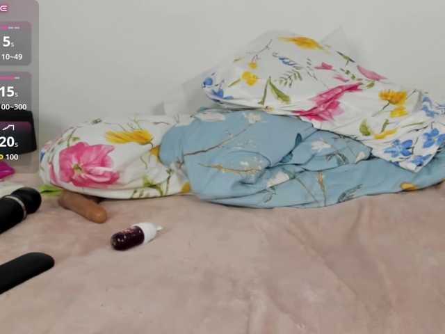 adisson-petitte1 live cam on BongaCams