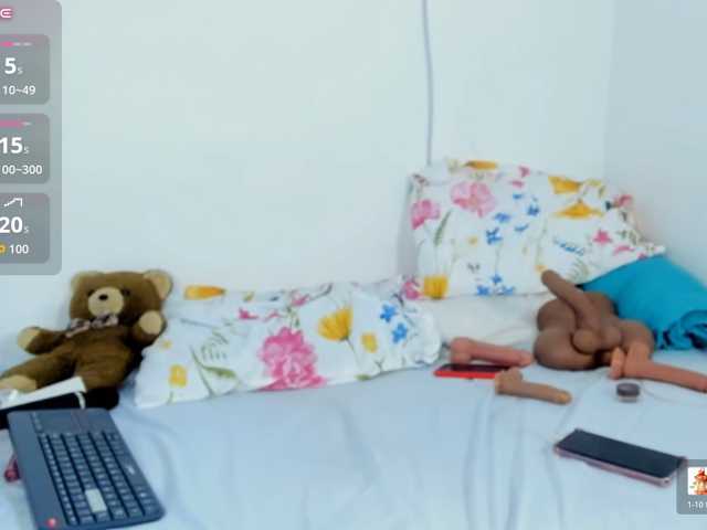 adisson-petitte1 live cam on BongaCams