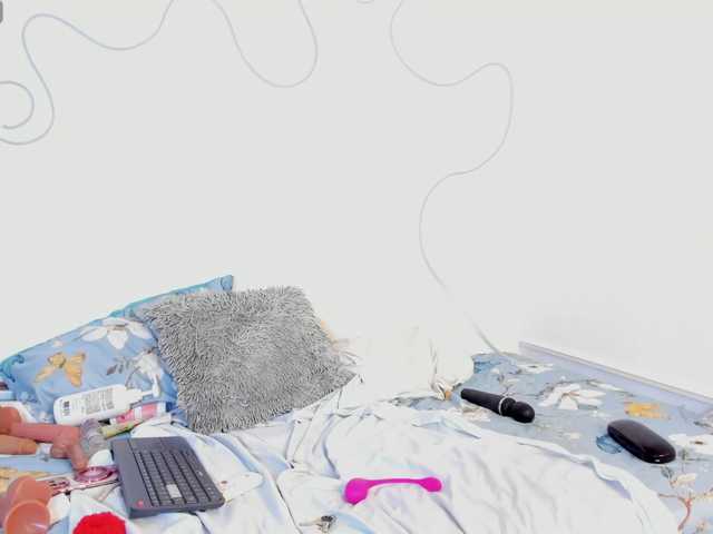 adisson-petitte1 live cam on BongaCams