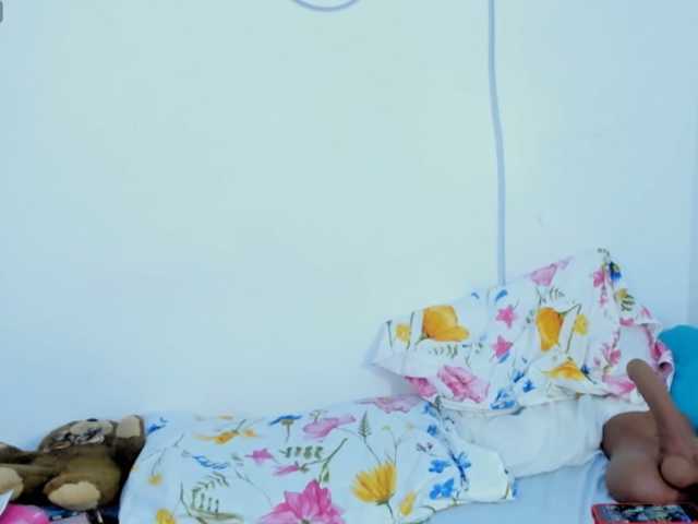 adisson-petitte1 live cam on BongaCams