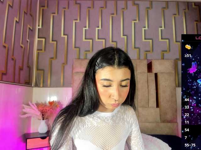isabela-croftt live cam on BongaCams