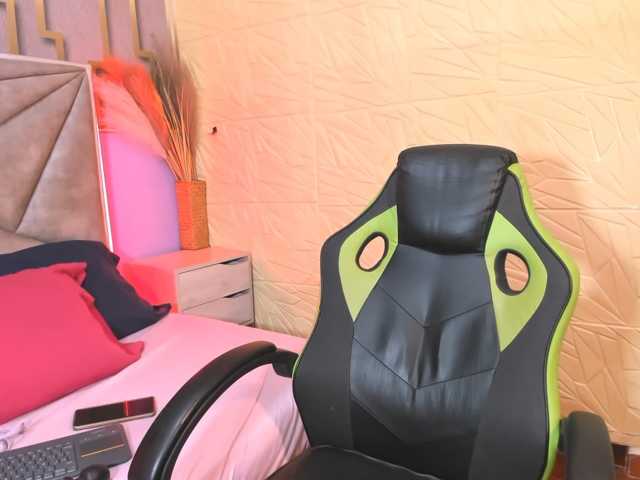 isabela-croftt live cam on BongaCams