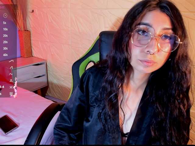 isabela-croftt live cam on BongaCams