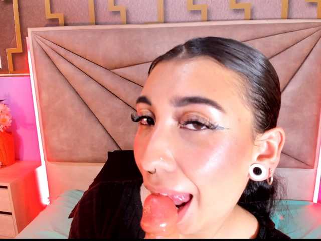 isabela-croftt live cam on BongaCams