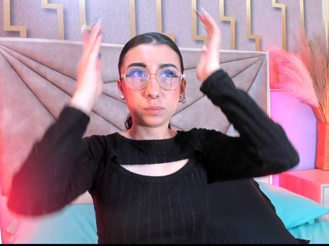 isabela-croftt live cam on BongaCams