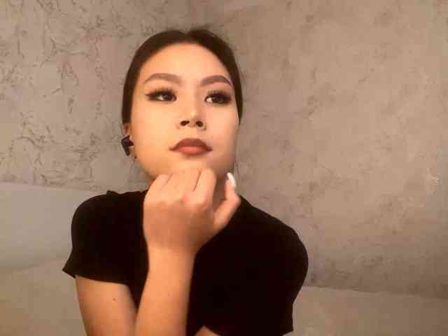 CatherinInsognia webcam