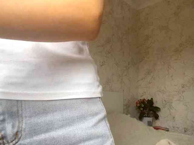 Model: CatherinInsognia