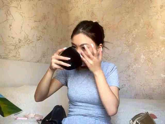 CatherinInsognia webcam