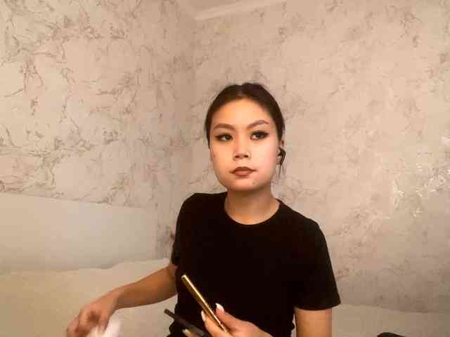 CatherinInsognia webcam