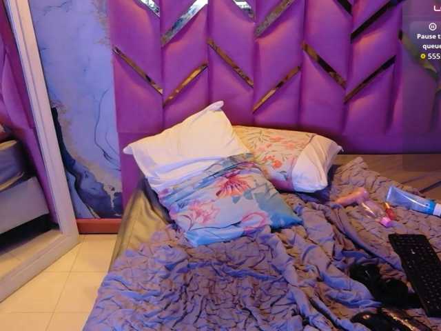 Queenlatinbeauty live cam preview